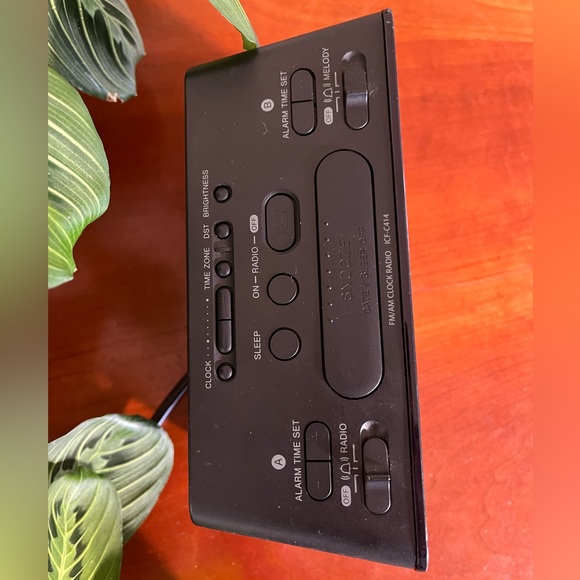 Vintage Sony Dream Machine alarm clock radio - Picture 5 of 5